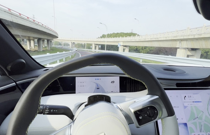 表現(xiàn)堪比老司機！阿維塔11智能駕駛體驗